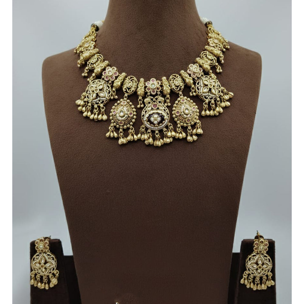 Lucentarts Jewellery Premium Pota Stone And Pearl Designer Necklace Set