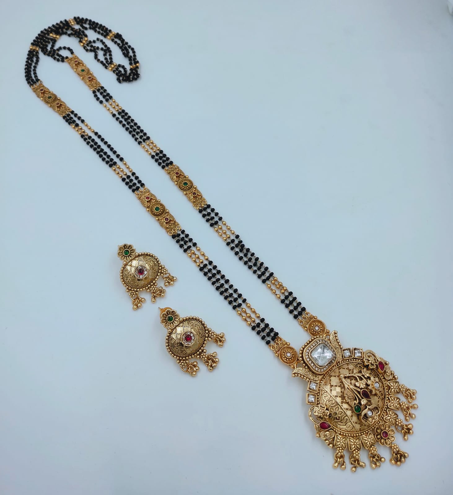 Lucentarts Jewellery Traditional Pota Stone And Black Beads Mangalsutra