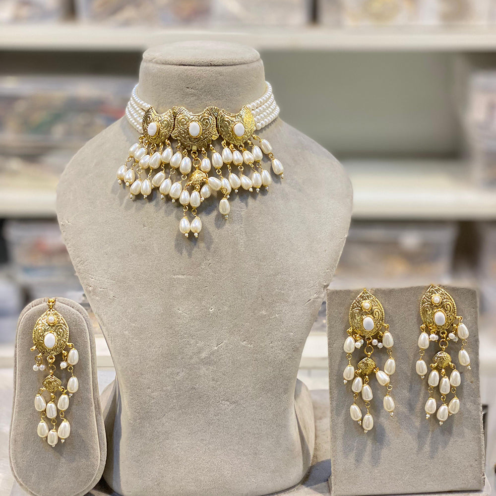Hira Collection Pearl Beauty And Beadwork Necklace Set