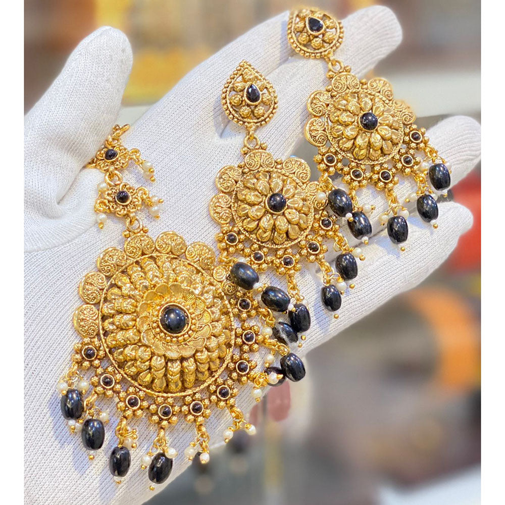 Hira Collections Royal Pota Stone And Beads Earrings With Elegant Maangtikka Set