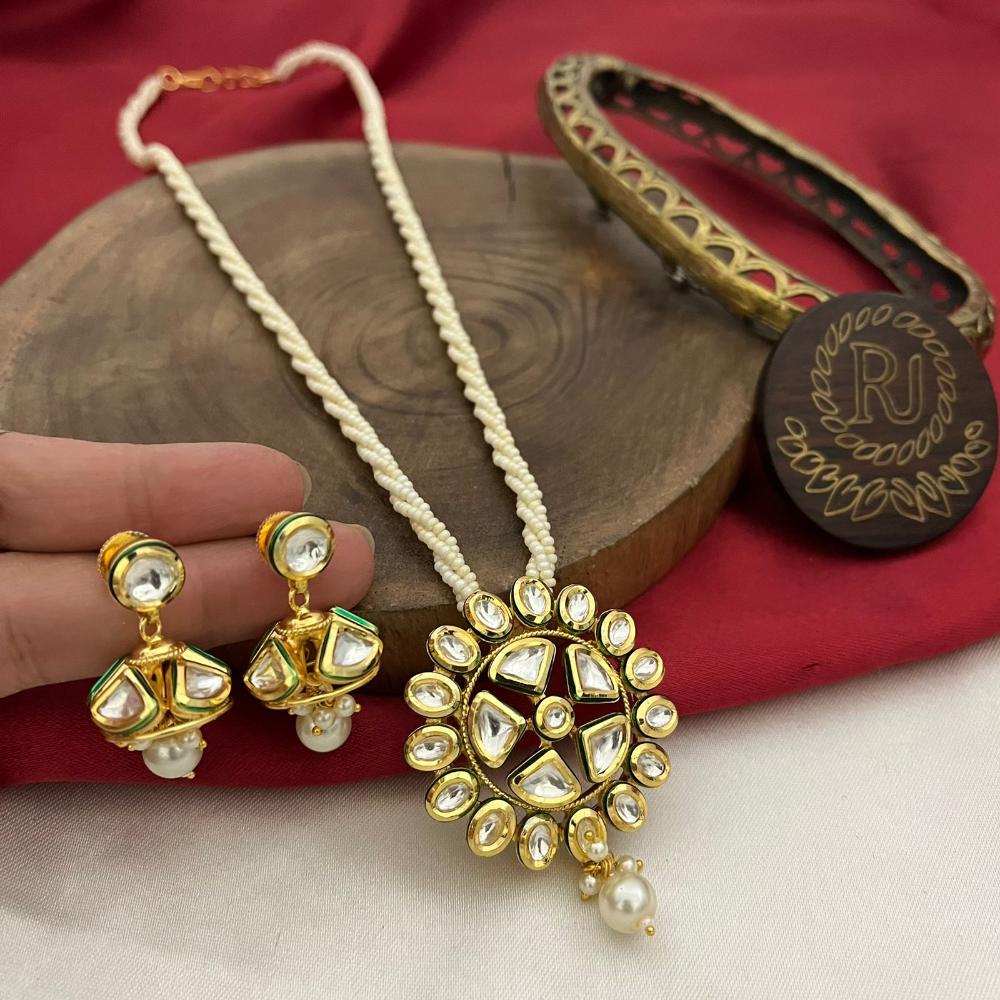 FS Collection Gold Plated Kundan Stone And Beads Necklace Set