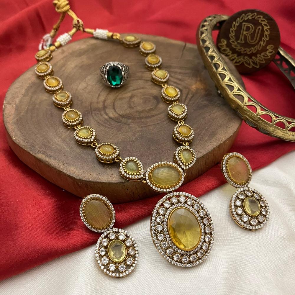 FS Collection Gold Plated Pota Stone And Pearls Necklace Set