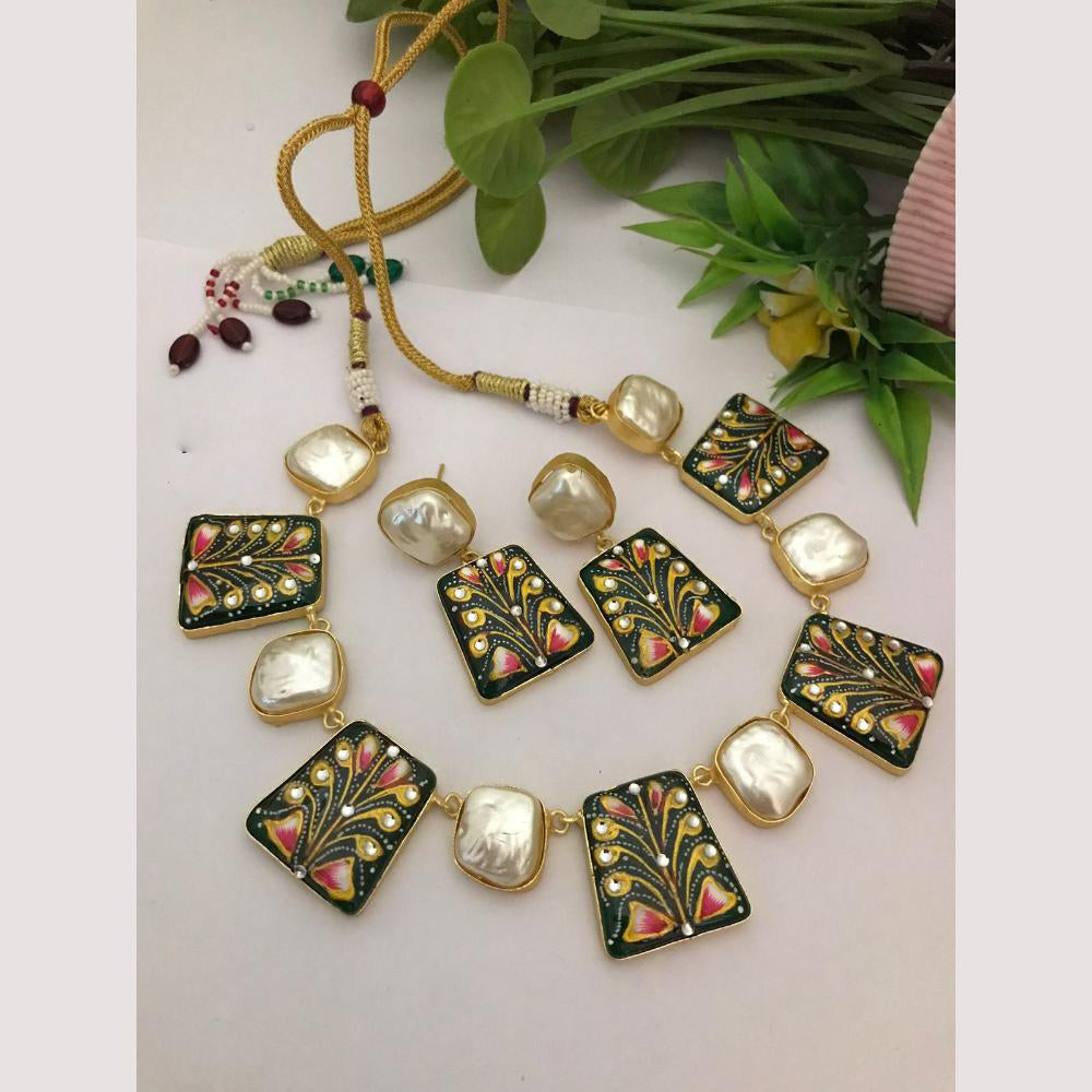 FS Collection Regal Gold Plated with Elegant Mother of Pearl Touch Necklace Set