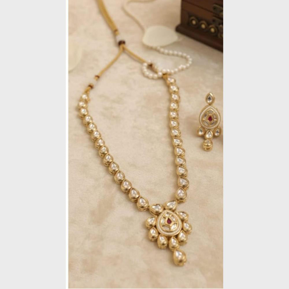 FS Collection Ethnic Design Kundan Stone And Pearl Necklace Set