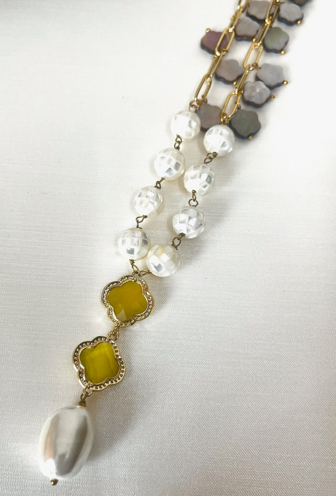 Jewel Treatzz Pearl Necklace With Yellow Clover Flower Pendant