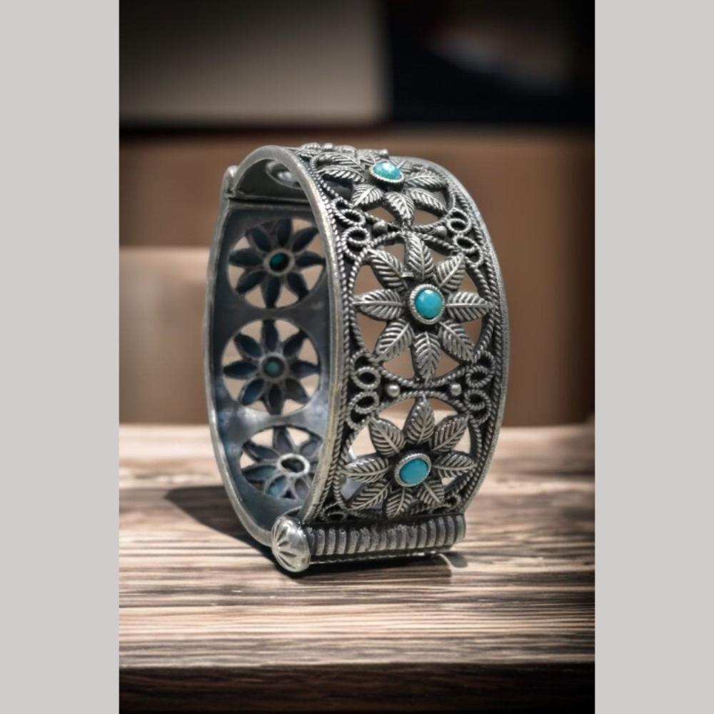 Maharani Jewels Oxidised Plated Pota Stone Openable Kada