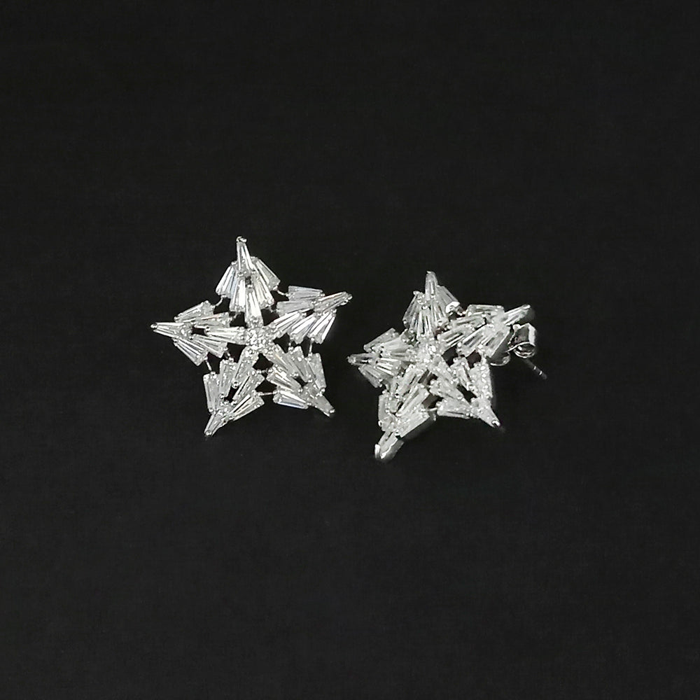 Urthn Cubic Zirconia Stone Classic Stud Earrings