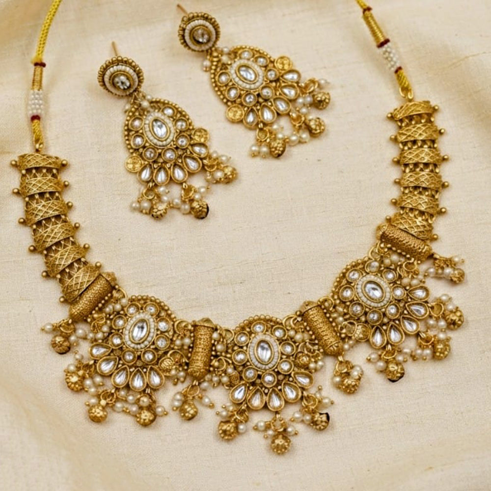 NAFJ Trendy Pota Stone And Pearl Necklace Set