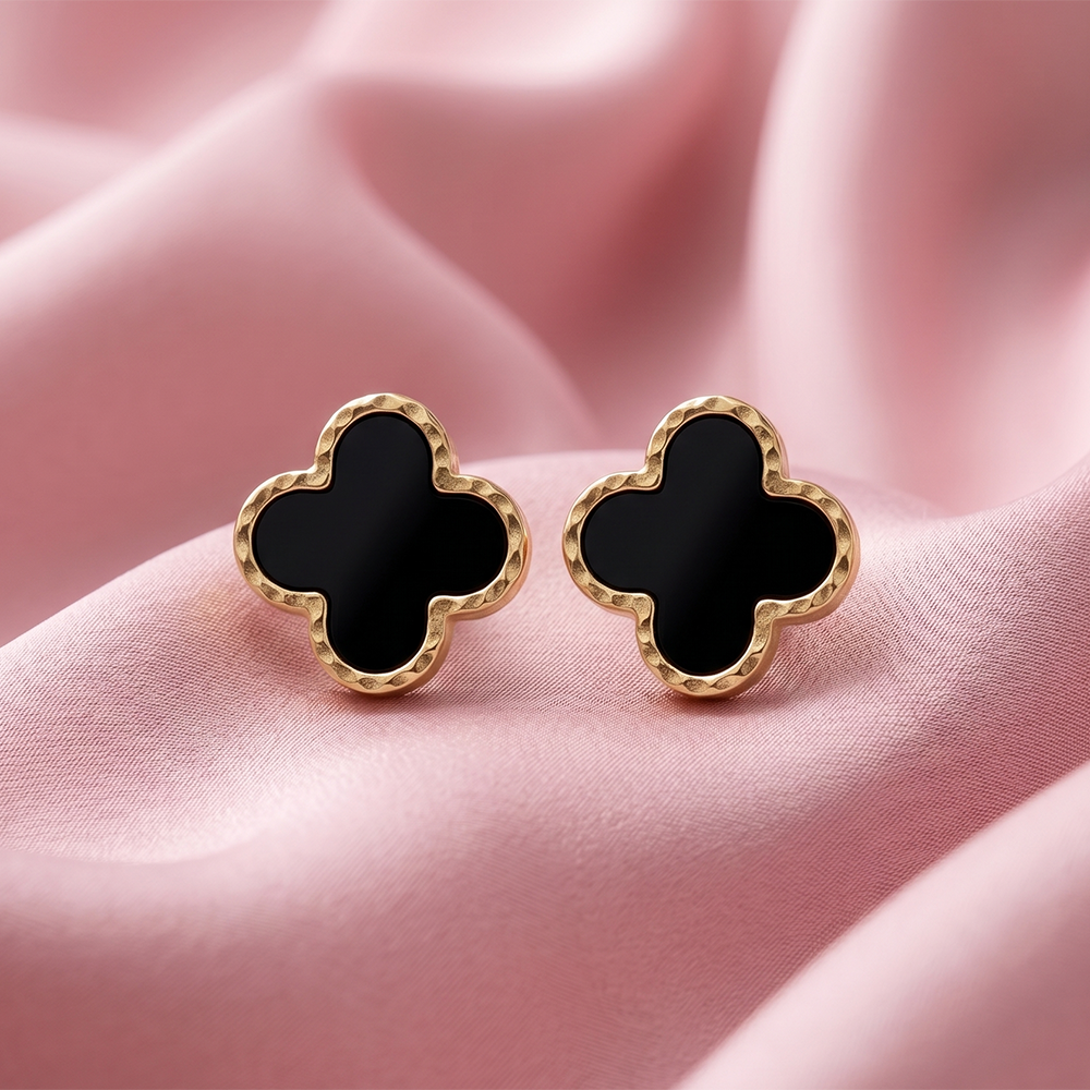 Urthn Elegant Silver-Plated Clover Stud Earrings for Women