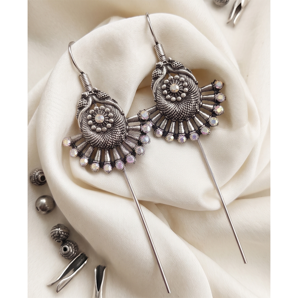 Urthn Oxidised Plated Austrian Stone Earcuff