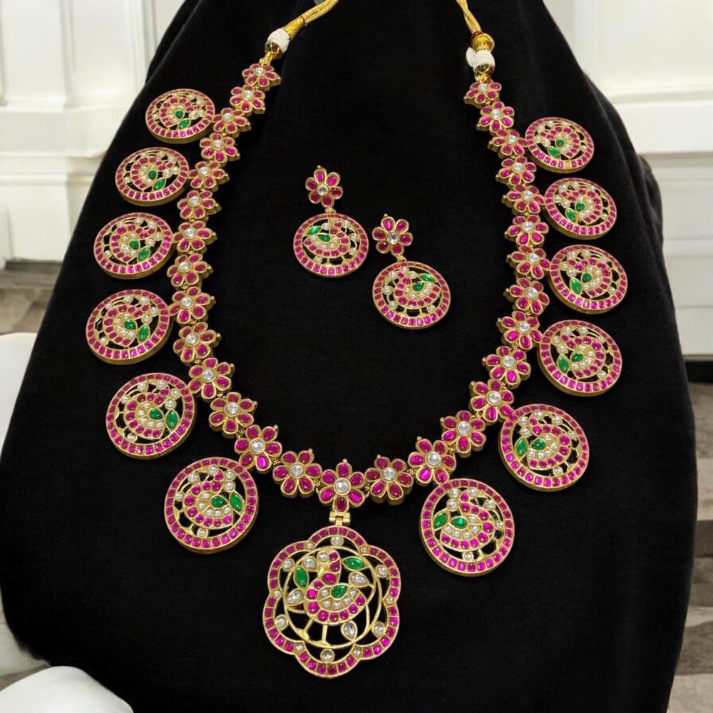 Sona Covering Glamorous Pota Stone Necklace Set