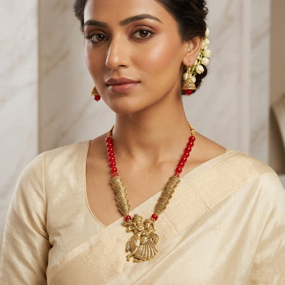 Dhirish International Graceful Pearl Necklace Set