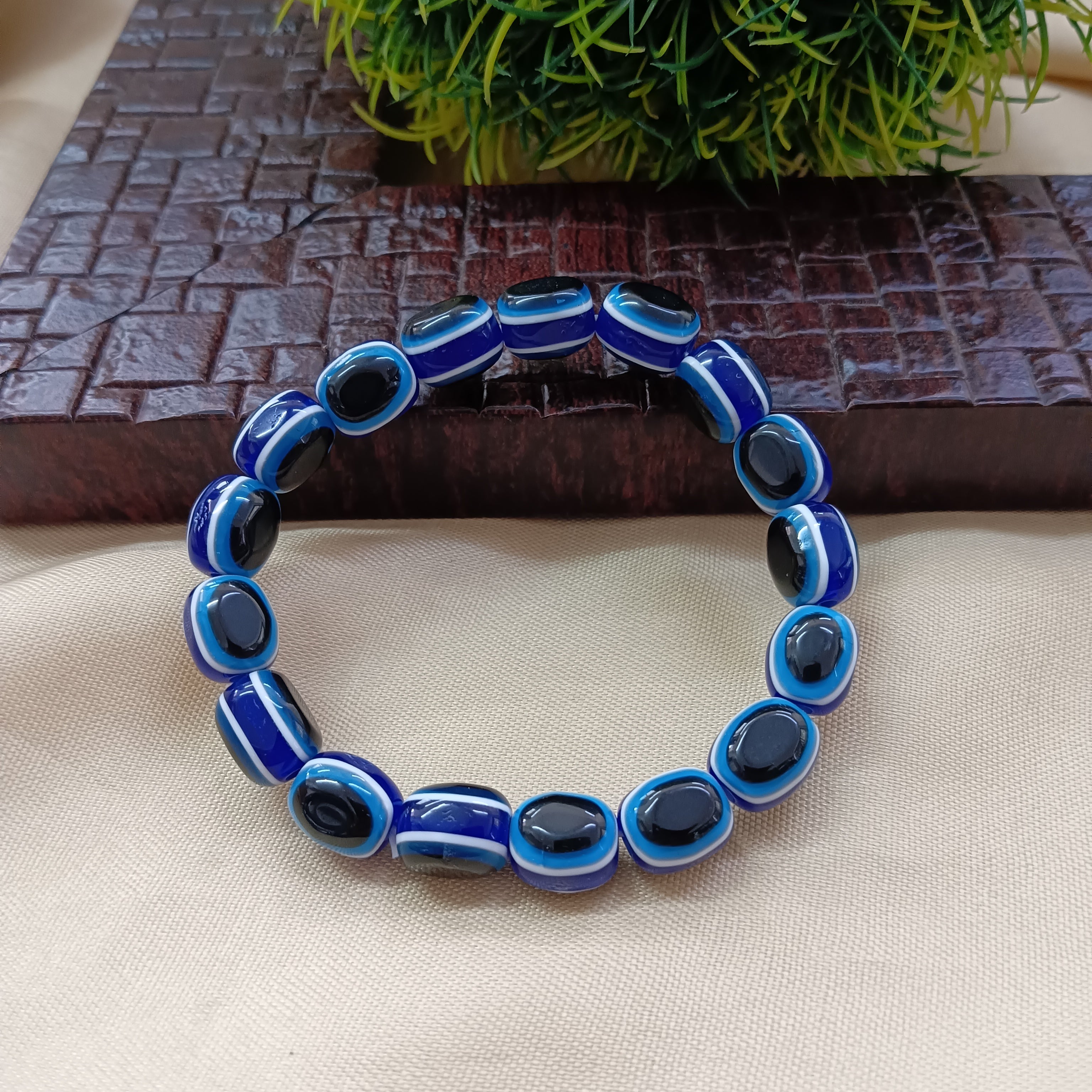 Urthn Blue Evil Eye Beads Unisex Bracelet