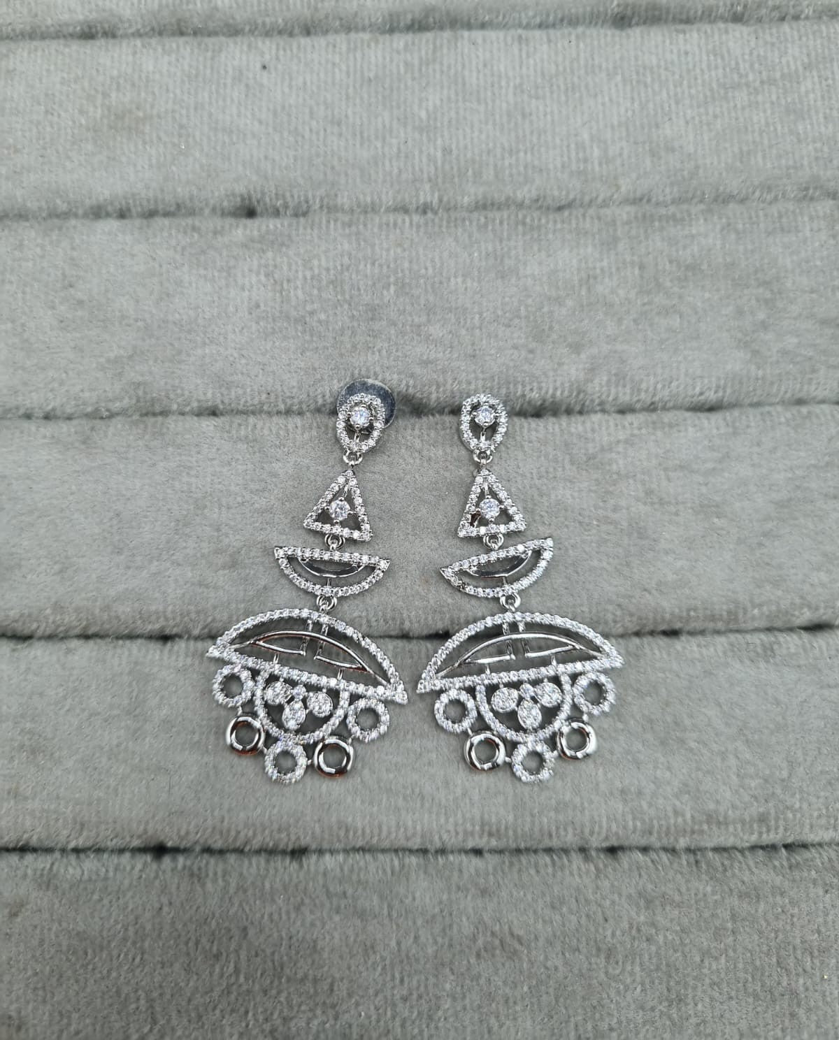 LAFZ Ornate Geometric AD Chandelier Drops