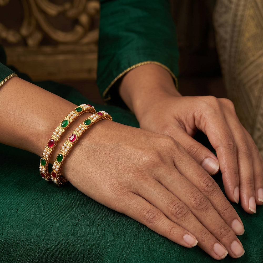 Js Fashion Antique High Gold Polish Design Party wear 4 Bangles Set