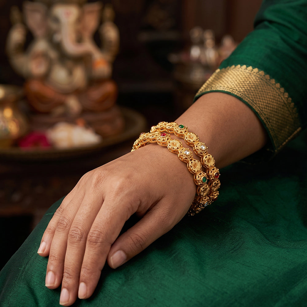 Js Fashion Designer High Gold Bangles with Floral Carving Design