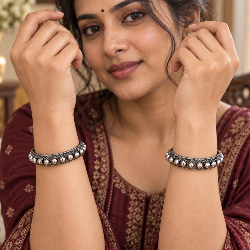 Js Fashion Elegant Oxidized Handmade Bangle Set for Women