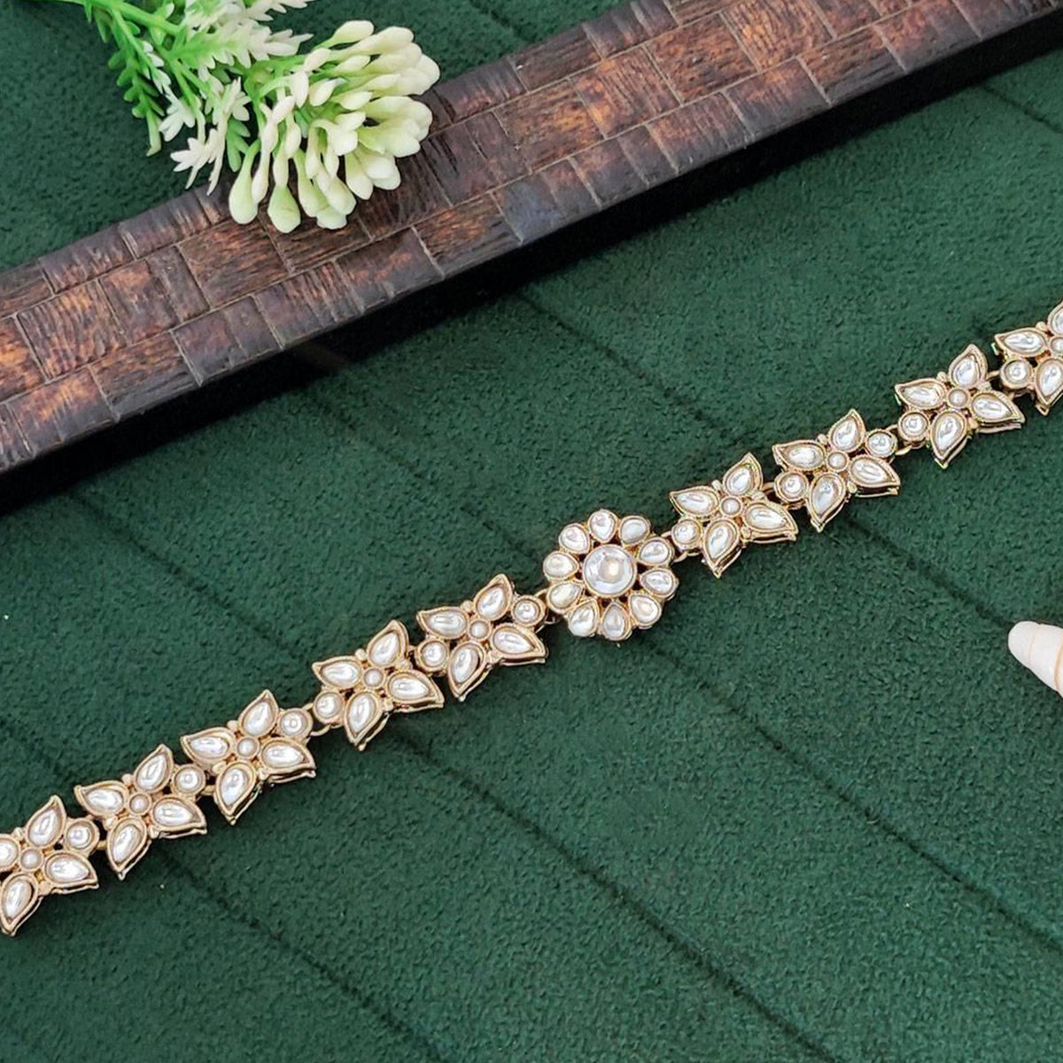Js Fashion Elegant Mehendi Kundan Hair Accessory Floral Design For Women