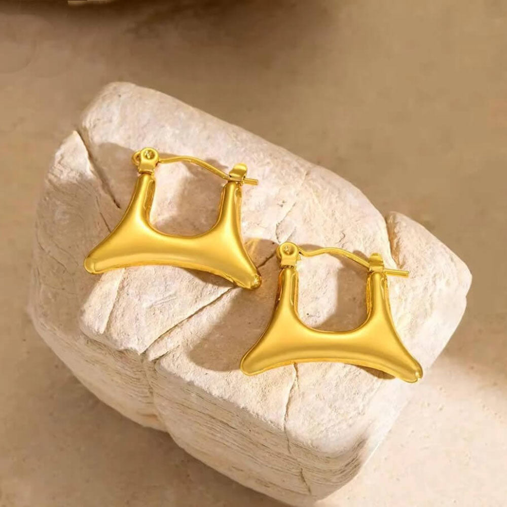 Bevy Pearls Modern Wave Design Hoop Earrings