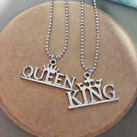 Urthn Couple Chain Pendant King & Queen Design (Pack Of 6)