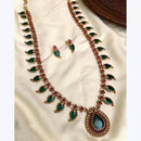 Manisha Jewellery Luxurious  Kundan  And Beads Choker Necklace with Ghungroo Drops