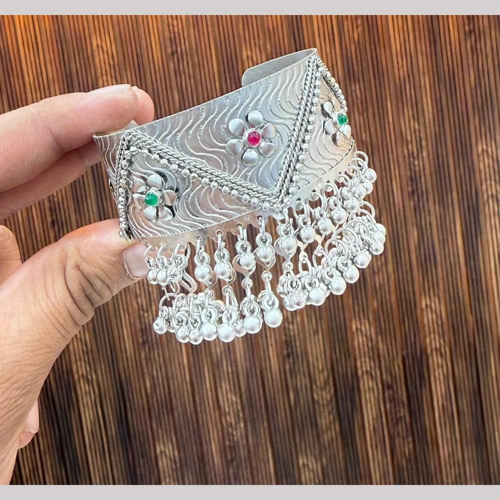 Manisha Jewellery Elegant Oxidiesd Plated Pota Stone And Pearl Openable Kada