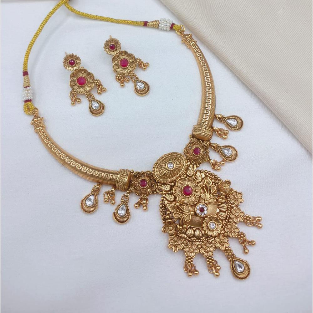 Lucentarts Jewellery Traditional Designer Pota Stone And Pearl Necklace Set