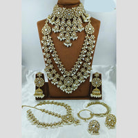 Lucentarts Jewellery Opulent Kundan Stone Pearl And Beads Bridal Jewellery Set