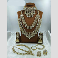 Lucentarts Jewellery Opulent Kundan Stone Pearl And Beads Bridal Jewellery Set