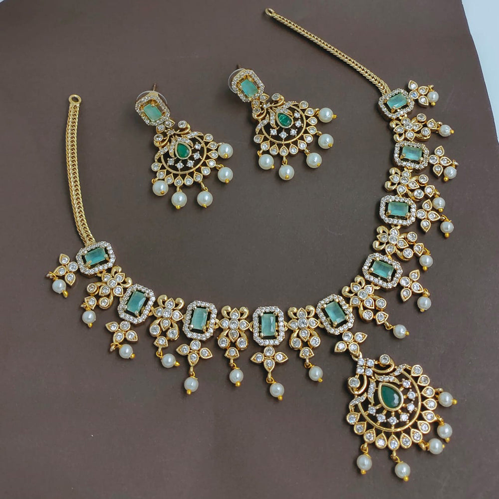 Lucentarts Jewellery Gorgeous Crystal Stone And Austrian Stone Pearl Necklace Set