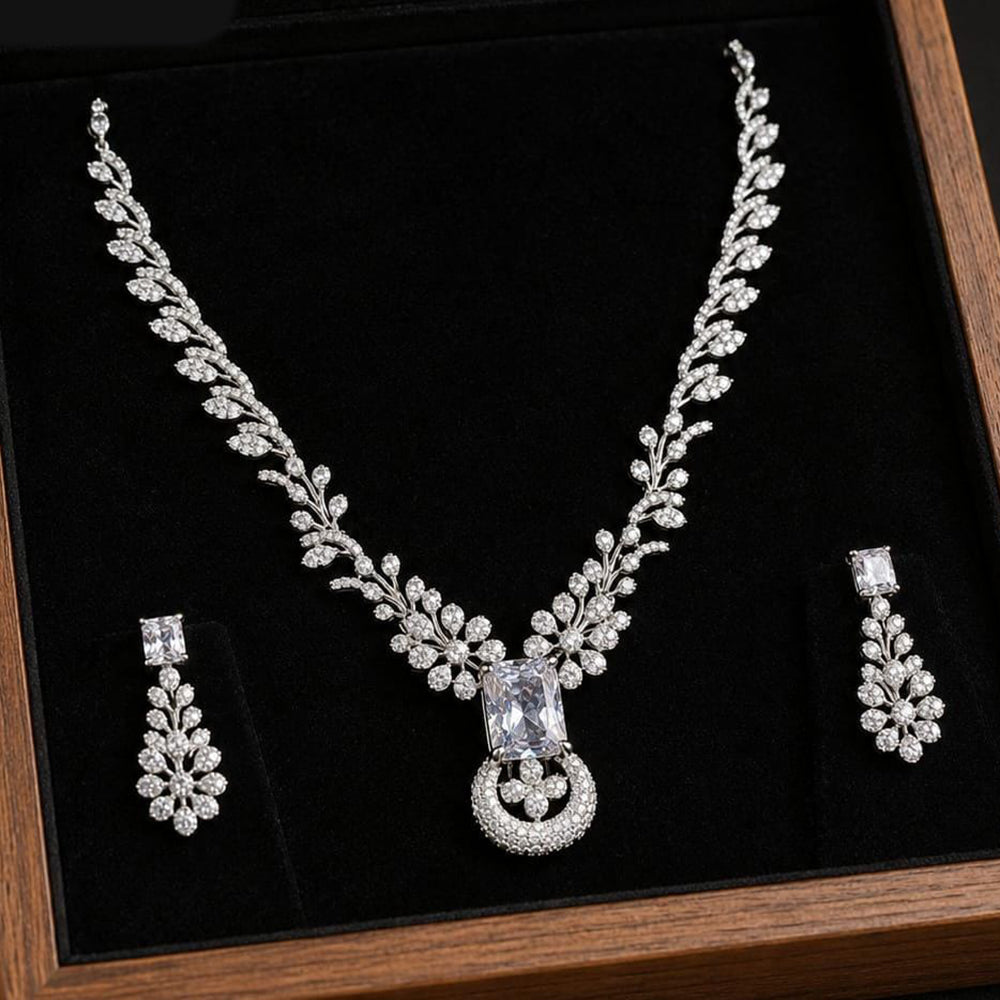 Lucentarts Jewellery Crystal Stone And Austrian Stone Necklace Set