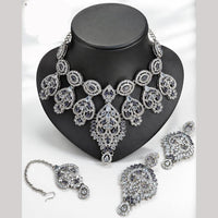 Lucentarts Jewellery Kundan And Crystal Stone Necklace Set for Women