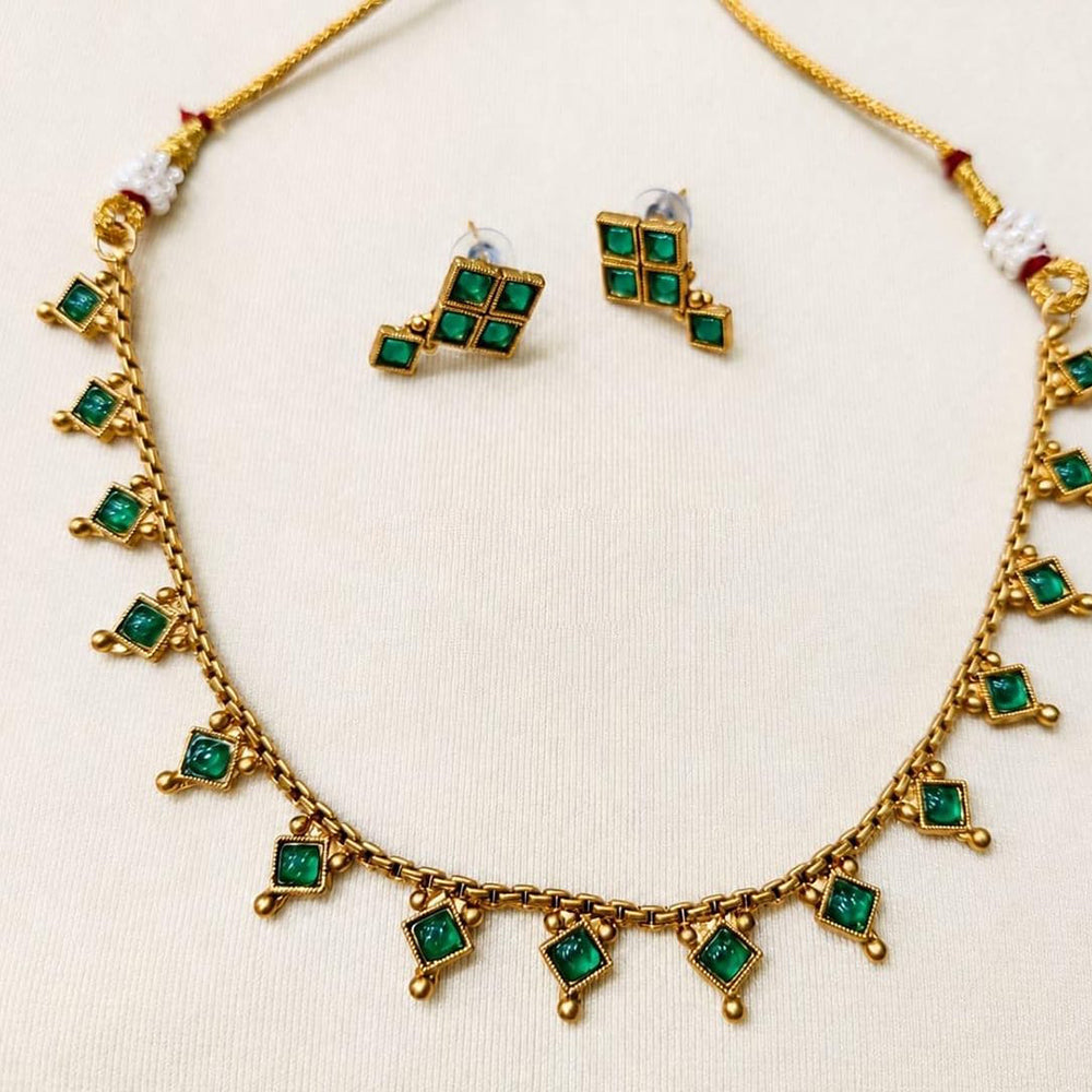 Lucentarts Jewellery Gold Plated Pota Stone Choker Necklace Set