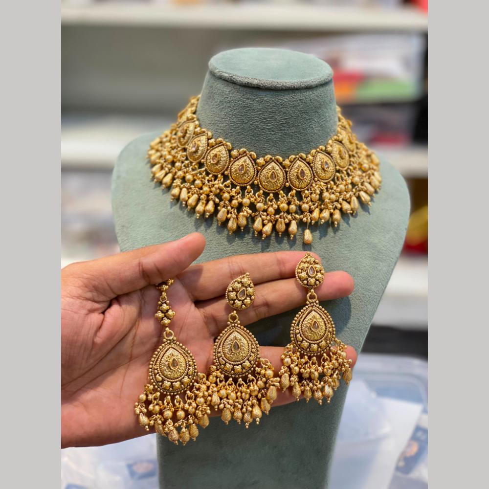 Hira Collections Designer Kundan Stone And Pearl Choker Necklace Set 