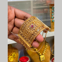 Hira Collections Graceful Pota Stone Openable Bracelet