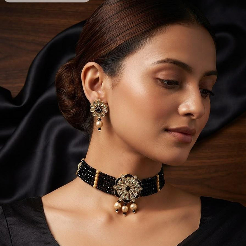 Kavita Art Royal Kundan Stone Pearl And Beads Choker Necklace Set