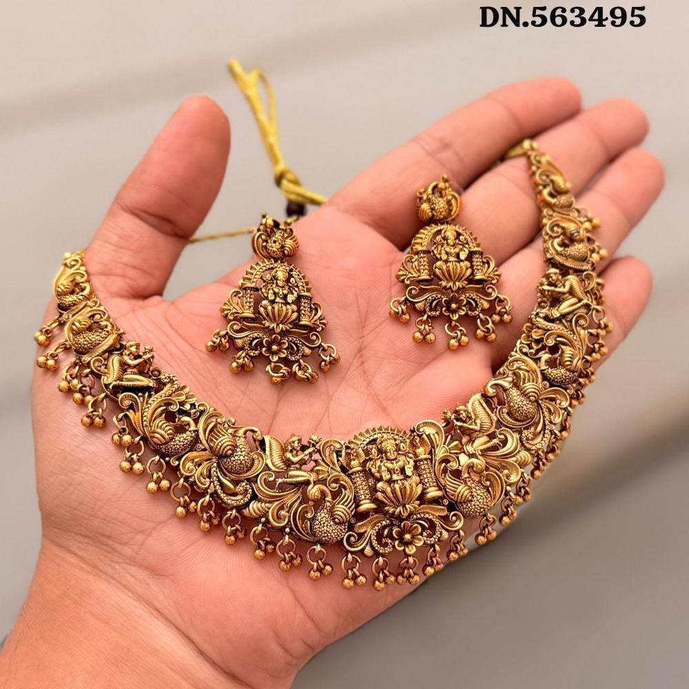 Kavita Art Beautiful Pearl Temple Necklace Set