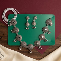Kavita Art Boho Style Oxidised Plated Mirror And Pearl Necklace Set