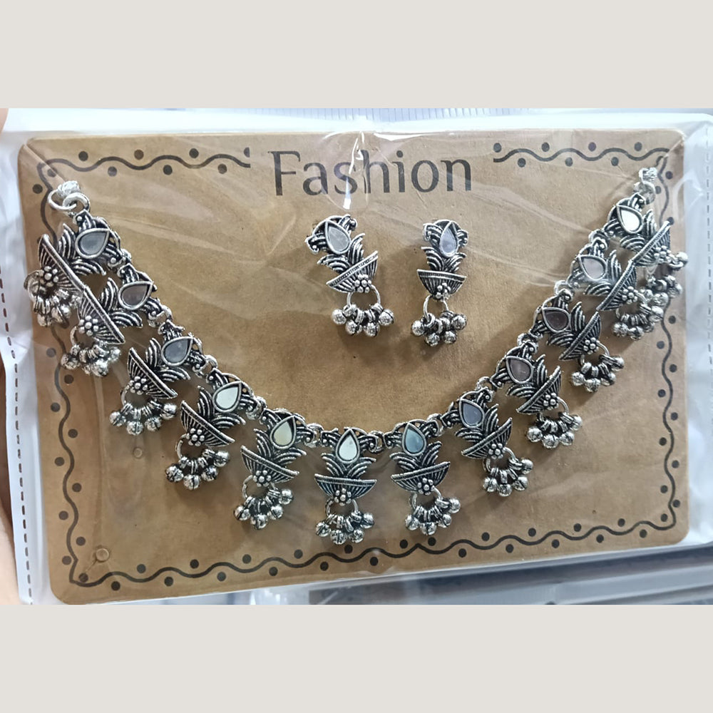 Kavita Art Boho Style Oxidised Plated Mirror And Pearl Necklace Set