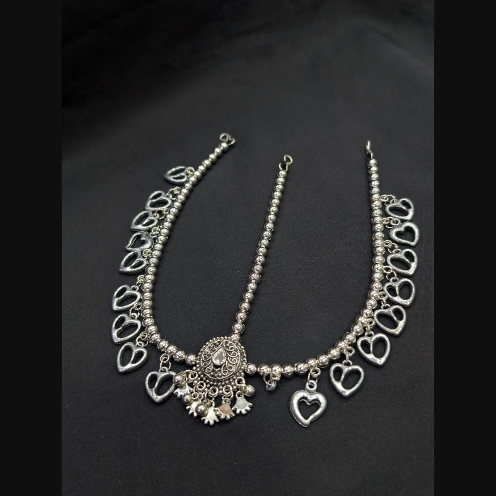 SNERA Oxidised Plated Sparkling Crystal Heart-Shaped Damini Maangtikka