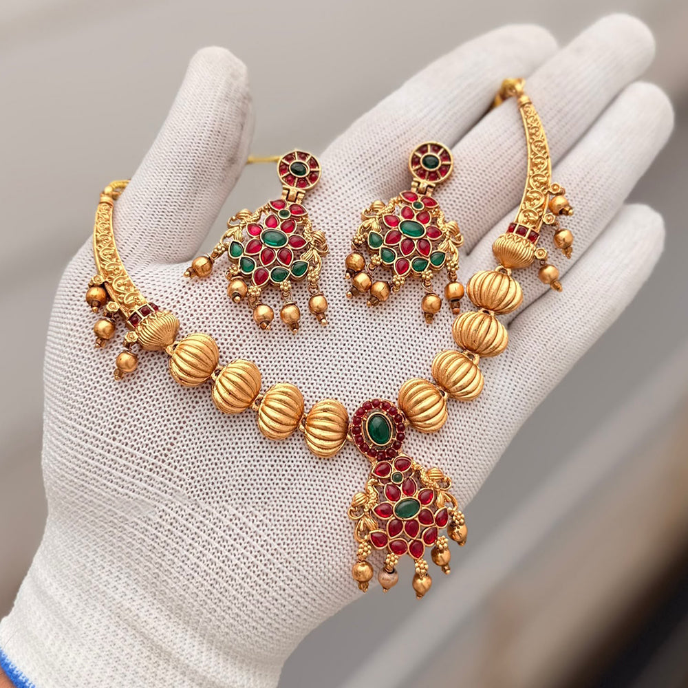 SNERA Ethnic Pota Stone And Pearl Necklace Set