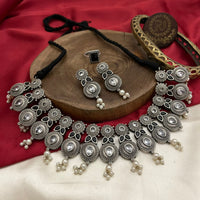 FS Collection Vintage Look Oxidised Pota Stone And Pearl Necklace Set