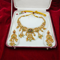 FS Collection Sparkling Pota Stone And Pearl Elegance Necklace Set