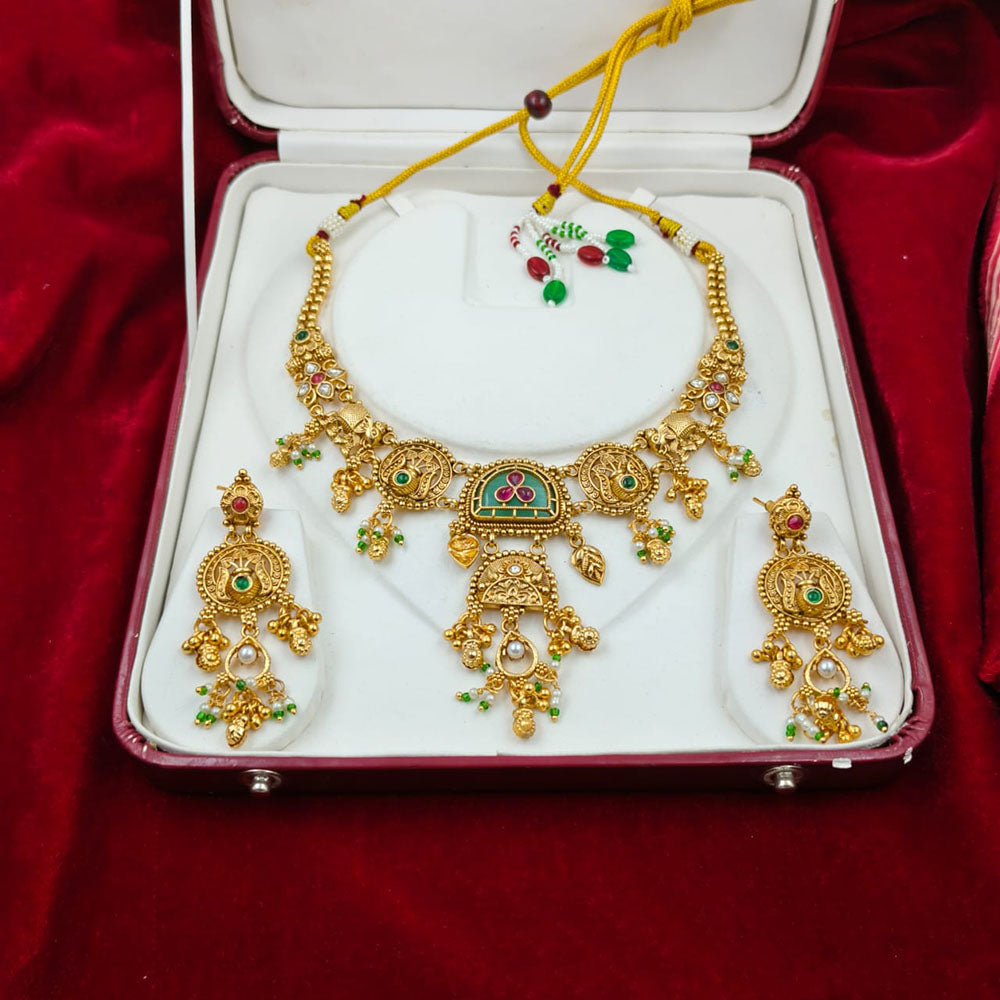 FS Collection Sparkling Pota Stone And Pearl Elegance Necklace Set