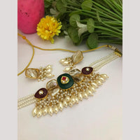 FS Collection Classic Kundan Stone Mother of Pearl Choker Necklace Set 