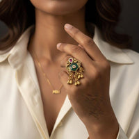 Jewel Addiction Glam Shine Pota Stone And Pearl Peacock Motif Finger Ring