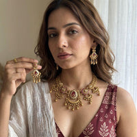 Jewel Addiction Ethnic Pota Stone And Pearl Necklace Set