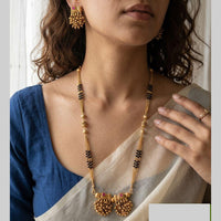 Jewel Addiction Pota Stone And Pearl Designer Black Beads Mangalsutra