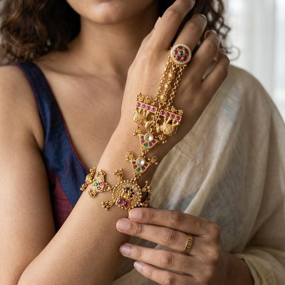 Jewel Addiction Premium Pota Stone And Pearl Hand Harness