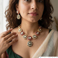 Jewel Addiction Classic Kundan And Pota Stone Necklace Set
